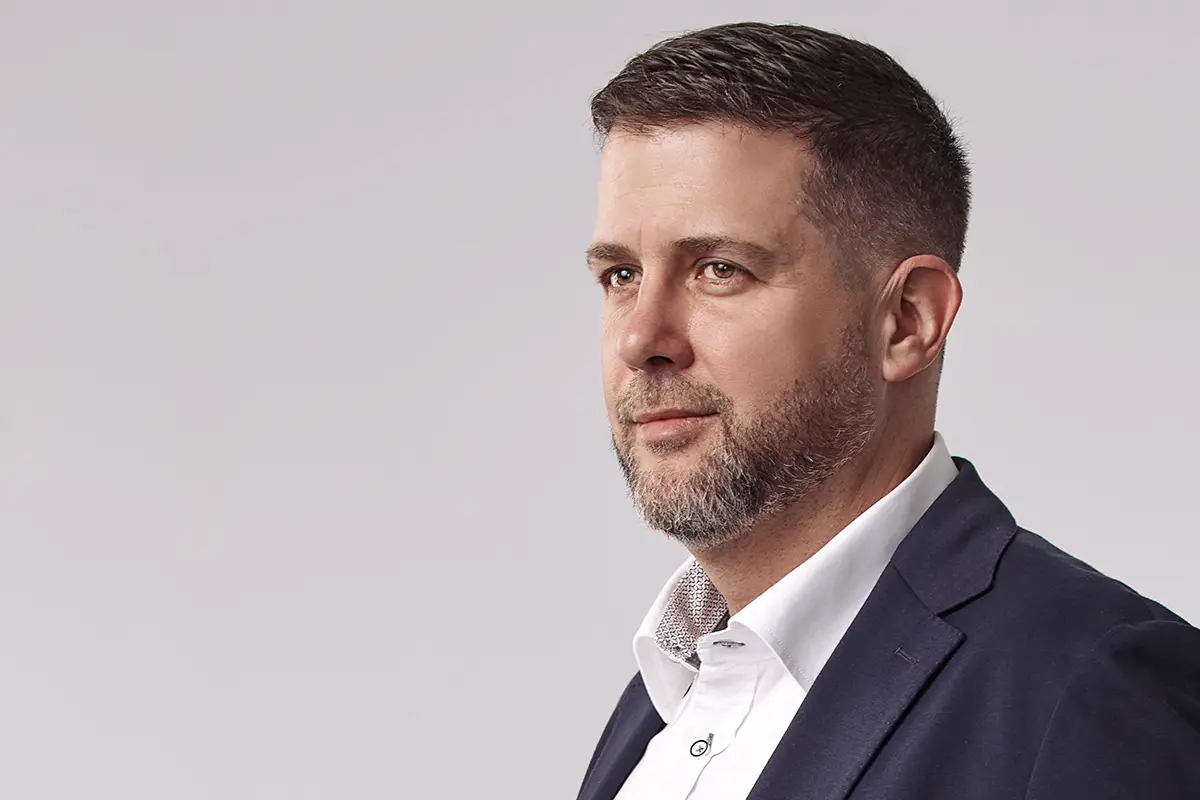 Profesionálny biznis portrét v Daylight Studio